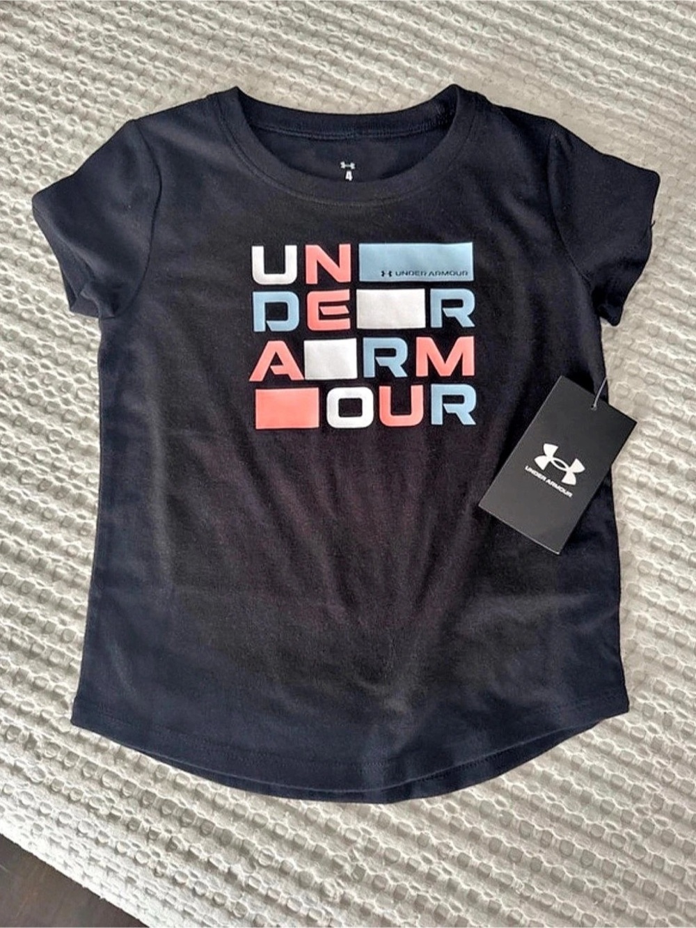 Under Armour Girls Size 4 Graphic Tee NWT